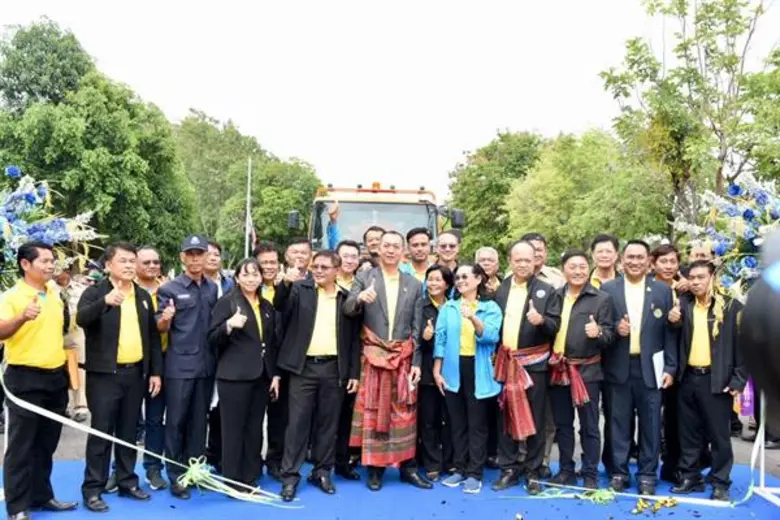 นายเฉลิมชัย ศรีอ่อน รัฐมนตรีว่าการกระทรวง...