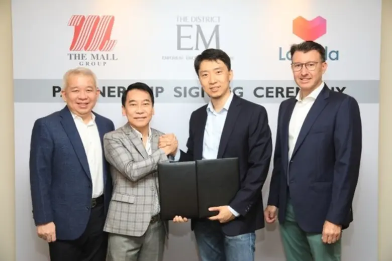 นายเกรียงศักดิ์ ตันติพิภพ (ที่ 2 ซ้าย) ปร...