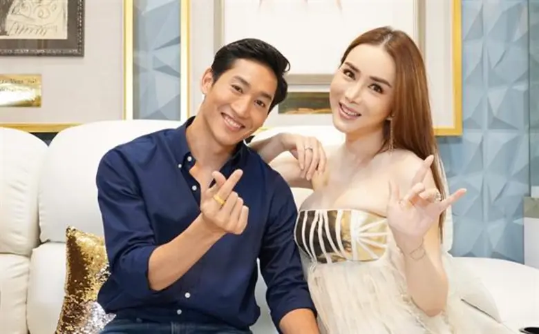 สวย แซ่บ ดัง โคตรรวย นาทีนี้คงต้องยกให้ "...