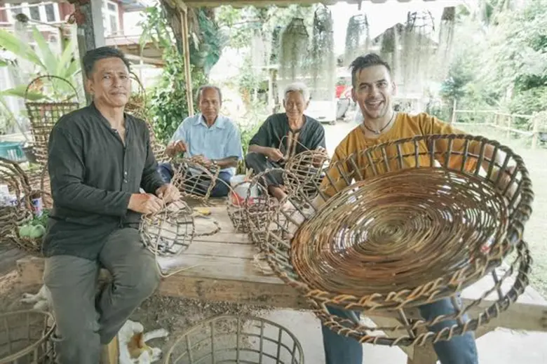 สืบสานประเพณีท้องถิ่น “ตำข้าวโบราณ” สัมผัสถิ่นอีสานใต้ ณ ศรีสะเกษ