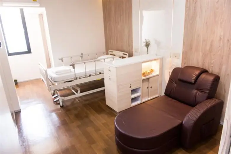 เปิดตัว 'ฮันโนะ-เวชพงศ์’ ศูนย์ดูแลผู้สูงอายุ เชี่ยวชาญการดูแลผู้มีภาวะสมองเสื่อมแห่งแรกในประเทศไทย  มูลค่าโครงการกว่า 150 ล้านบาท ชูจุดขายดูแลในรูปแบบญี่ปุ่น ตั้งเป้าเป็นผู้นำด้านการดูแลผู้สูงวัยในตลาดเมืองไทย