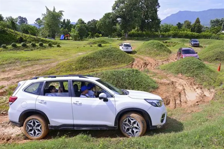 ภาพข่าว: Subaru มั่นใจ “Spirit 4x4” ส่งสมาชิกฝึกอบรมขับขี่รถขับเคลื่อน 4 ล้อ