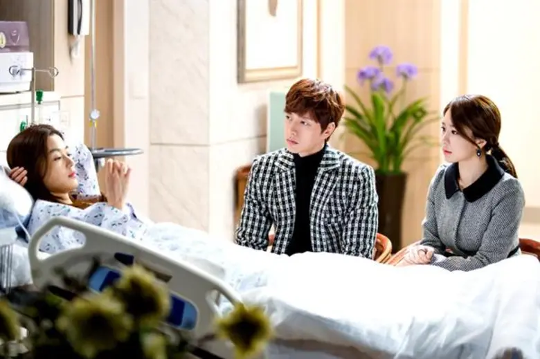 “โทมินจูน” หนุ่มมนุษย์ต่างดาวผู้คว้าใจสาว ทั่วโลกมาแล้ว !! ในซีรี่ย์สุดดัง My love from the star คอซีรี่ย์เตรียมรอดู จิกหมอนรอฟินอีกครั้งได้เลย ทางช่อง 13