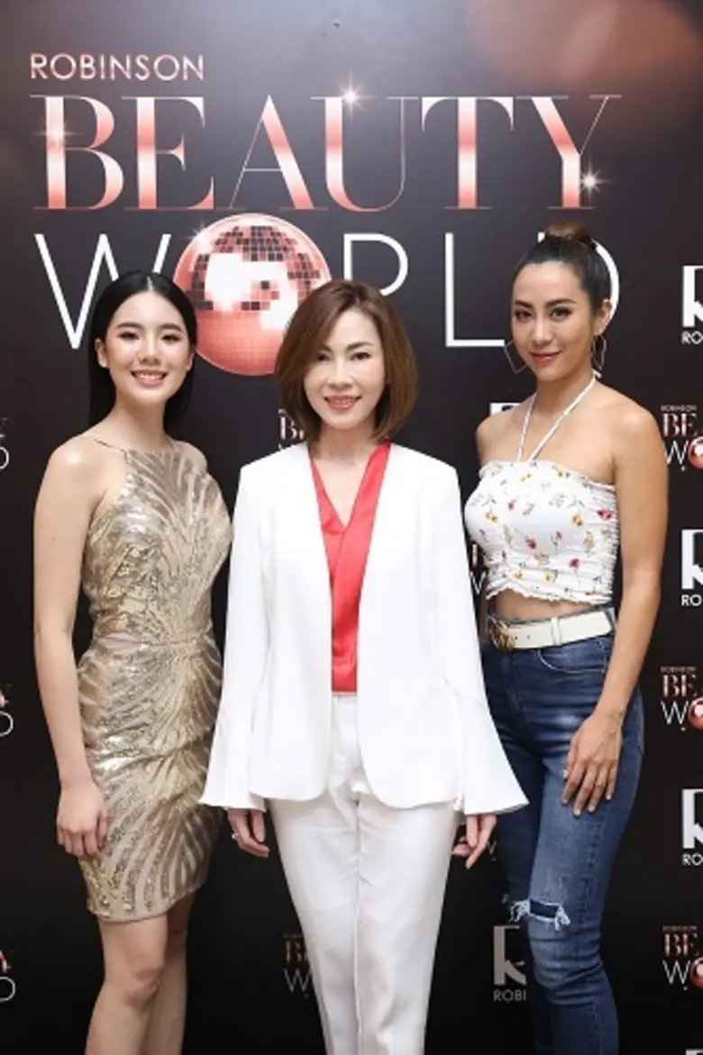 'ฟิล์ม ธนภัทร’ แท็กทีม 'จ๋า– เจนิส’ สร้างสีสันและประสบการณ์โลกแห่งบิวตี้ ในงาน 'ROBINSON BEAUTY WORLD 2019’