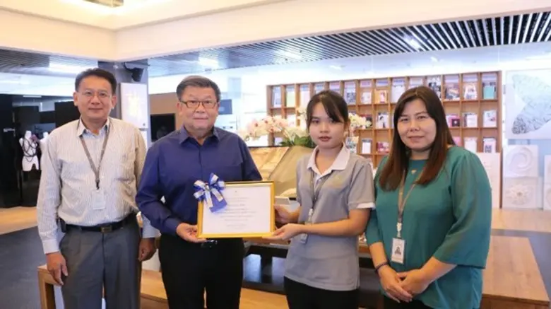 ศ.ดร. ชาญณรงค์ พรรุ่งโรจน์ รองกรรมการผู้จ...