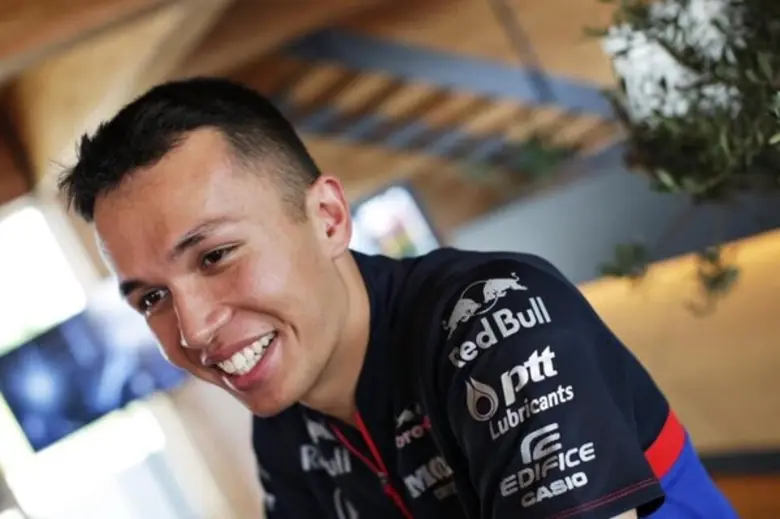 พีทีที ลูบริแคนท์ส ร่วมภูมิใจกับแบรนด์ไทยบนโพเดียม เอฟ วัน พร้อมยินดีกับ "อเล็กซ์ อัลบอน อังสุสิงห์" ทำผลงานยอดเยี่ยม คว้าอันดับ 6 ในศึก “เยอรมันกรังด์ปรีซ์”