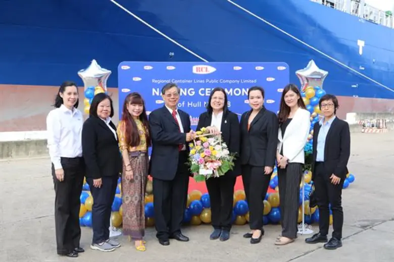 นางวรางคณา วงศ์ข้าหลวง (ที่ 4 จากขวา) รอง...