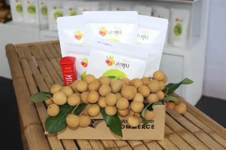 แกะกล่องสินค้าเกษตร “ไปรษณีย์เพิ่มสุข” กับ “ลำไยอบกึ่งแห้งละพูน” นวัตกรรมครั้งแรกในไทย หนุน“ชาวสวนลำไย” โตได้อย่างยั่งยืน