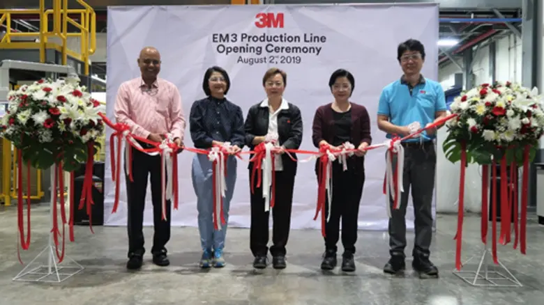 (จากซ้าย มร.เจอรี่ แดเนียล ผู้จัดการฝ่ายพ...