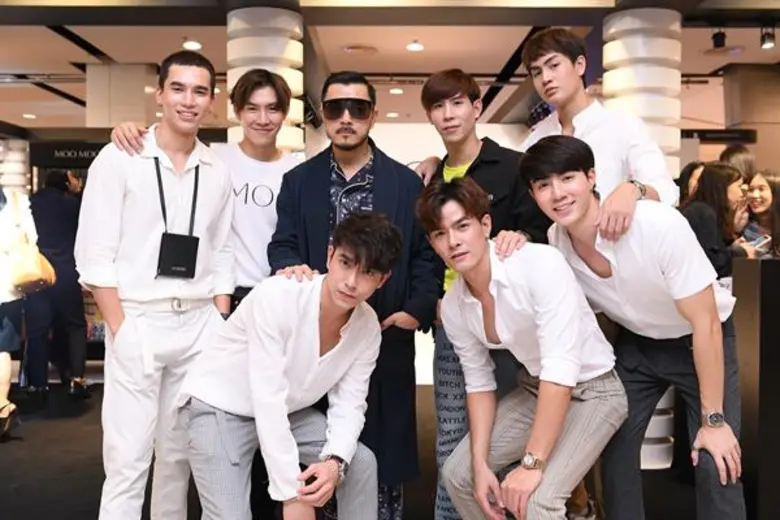 ครั้งแรก ! กับ “MOO (หมู) แบรนด์เสื้อผ้าผู้ชายของดีไซเนอร์มากฝีมือ หมู-พลพัฒน์ อัศวะประภา