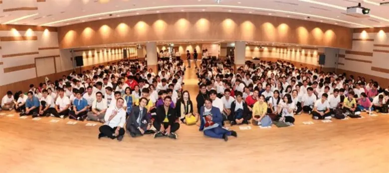 ดร.อรรถเวทย์ พฤกษ์สถาพร (ที่ 3 จากซ้าย) ร...