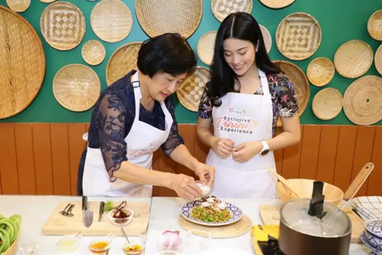 เซเลบฯ บุกครัวฝึกเมนูเด็ดมัดใจแม่