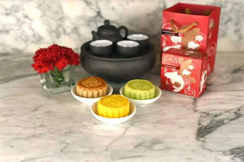 เฉลิมฉลองเทศกาลขนมไหว้พระจันทร์ 2562 โรงแรมแกรนด์ ไฮแอท เอราวัณ กรุงเทพฯ ระหว่าง 1 สิงหาคม – 13 กันยายน 2562 วางจำหน่ายที่ห้องอาหาร เอราวัณ เบเกอรี่ และ ห้องอาหารเอราวัณ ที รูม