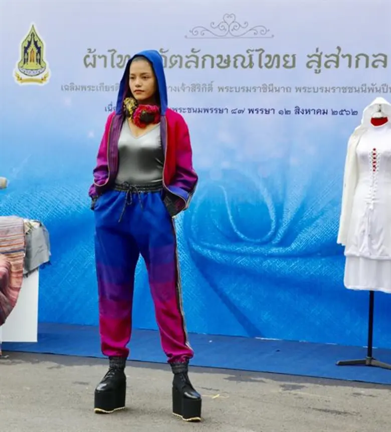 นายกรัฐมนตรี-ครม.ชมกิจกรรม “ผ้าไทยสู่สากล เฉลิมพระเกียรติ พระบรมราชชนนีพันปีหลวง” วธ.ร่วมหน่วยงานรัฐ-เอกชนจัดนิทรรศการแฟชั่นโชว์ผ้าไทยทั้งในไทยและญี่ปุ่นช่วงเดือนส.ค.นี้