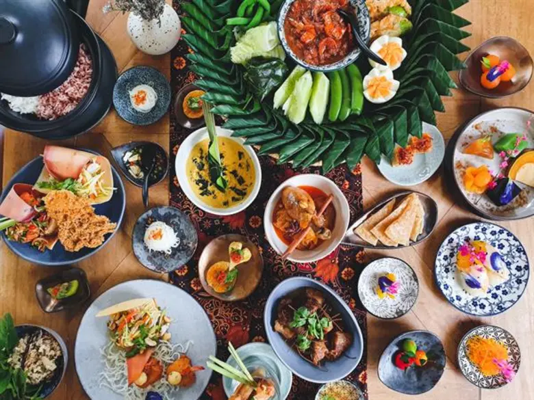 คุณแม่ทานฟรี! ที่เทวาศรม เขาหลัก รีสอร์ท