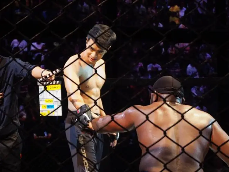 ดูท่าว่างานบู๊จะเข้าทาง "ไต้ฝุ่น-กนกฉัตร ...