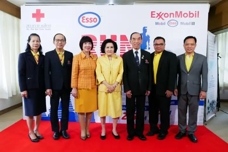 ดร. ทวีศักดิ์ บรรลือสินธุ์ (ที่ 2 จากขวา)...