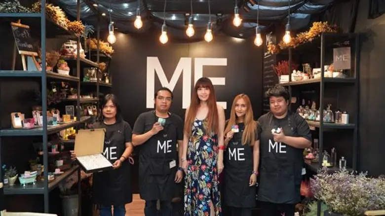 คุณตรีรัก รักการดี กรรมการผู้จัดการ บริษั...