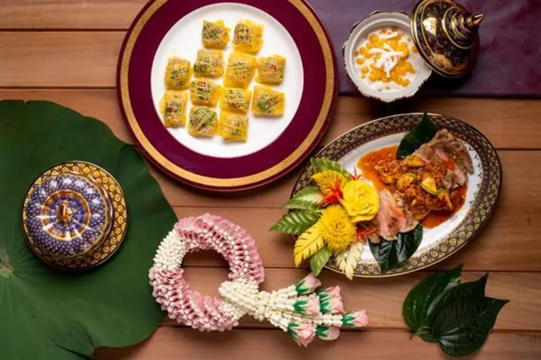 วันแม่ปีนี้ ชวนคุณแม่มาเดินทางผ่านประวัติศาสตร์ด้วยสำรับอาหารไทยดั้งเดิมและสัมผัสบรรยากาศริมน้ำเจ้าพระยา พิเศษสุดสำหรับคุณแม่รับประทานฟรี ณ ห้องอาหารพระยา ไดนิ่ง โรงแรมพระยา พาลาซโซ