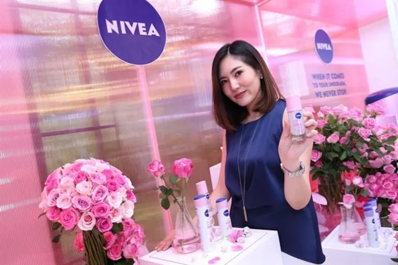 นีเวีย เปิดตัว ฮอกไกโด โรส เซรั่ม นวัตกรรมผลิตภัณฑ์ระงับกลิ่นกายผู้หญิง อีกขั้นของเซรั่มบำรุงผิวใต้วงแขน พร้อมเปิดตัวพรีเซ็นเตอร์สาวมั่นแห่งยุค ญาญ่า - อุรัสยา สเปอร์บันด์