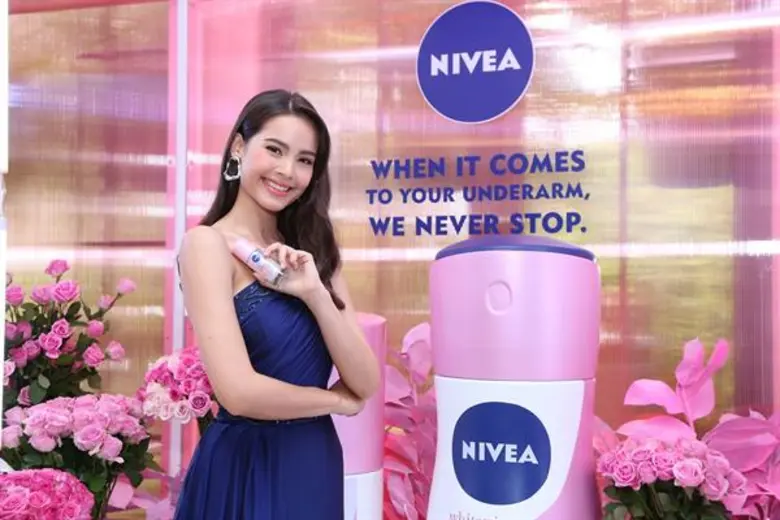นีเวีย เปิดตัว ฮอกไกโด โรส เซรั่ม นวัตกรรมผลิตภัณฑ์ระงับกลิ่นกายผู้หญิง อีกขั้นของเซรั่มบำรุงผิวใต้วงแขน พร้อมเปิดตัวพรีเซ็นเตอร์สาวมั่นแห่งยุค ญาญ่า - อุรัสยา สเปอร์บันด์