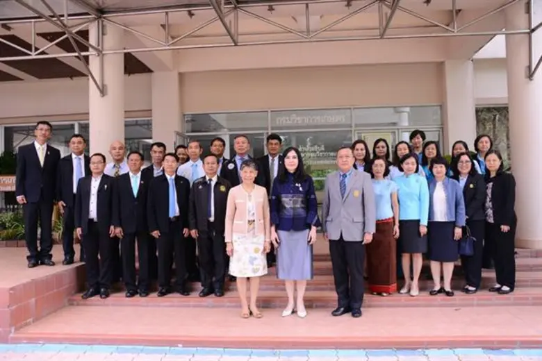 นางสาวมนัญญา ไทยเศรษฐ์ รัฐมนตรีช่วยว่าการ...