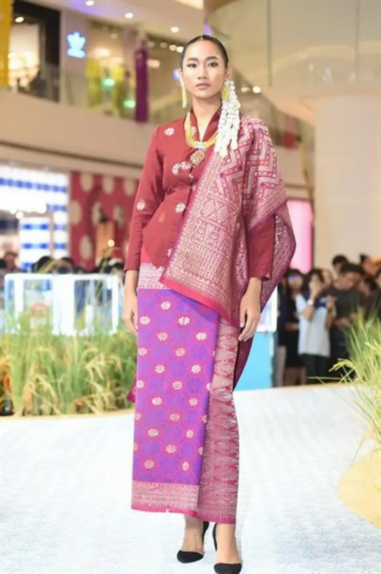 ชวนเที่ยวสไตล์ฮิป เสพงานศิลป์ทรงคุณค่า เพลินกับกิจกรรมวัฒนธรรม สืบสานมรดกผ้าไหมไทย ในงาน “ทรัพย์แผ่นดิน ศิลป์สยาม : Thai Treasures” นิทรรศการสมบัติอันล้ำค่าของชาติ