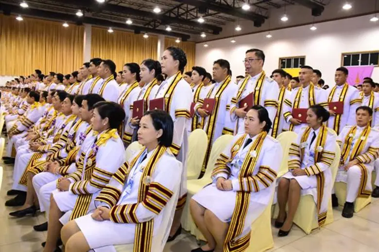 สมเด็จพระกนิษฐาธิราชเจ้า กรมสมเด็จพระเทพรัตนราชสุดา ฯ ให้พระราโชวาทแก่บัณฑิตผู้สำเร็จการศึกษา ประจำปีการศึกษา 2561 จากสถาบันการอาชีวศึกษา สำนักงานคณะกรรมการการอาชีวศึกษา