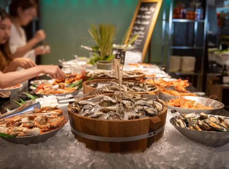 กลับมาอีกครั้งตามคำเรียกร้อง โรงแรมรอยัล ...