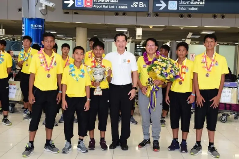 นายอภัยชนม์ วัชรสินธุ์ รองกรรมการผู้จัดกา...