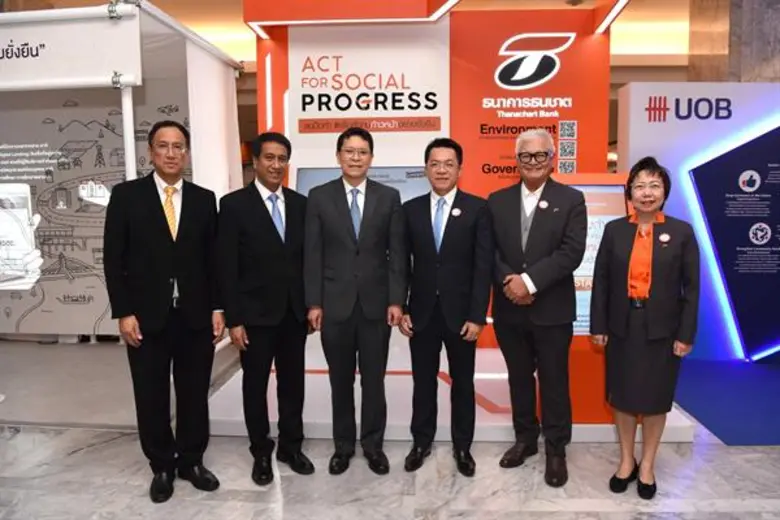 นายประพันธ์ อนุพงษ์องอาจ ประธานเจ้าหน้าที...