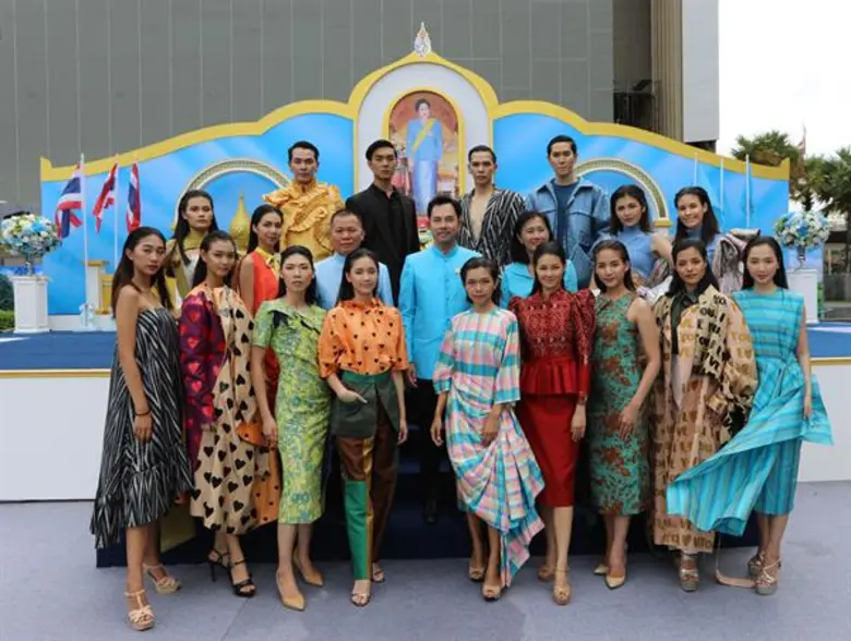 น้อมสำนึกในพระมหากรุณาธิคุณ-เผยแพร่พระราชกรณียกิจด้านศิลปวัฒนธรรม หนุนคนไทยอนุรักษ์โขน แต่งผ้าไทย-ใช้ผลิตภัณฑ์ไทย