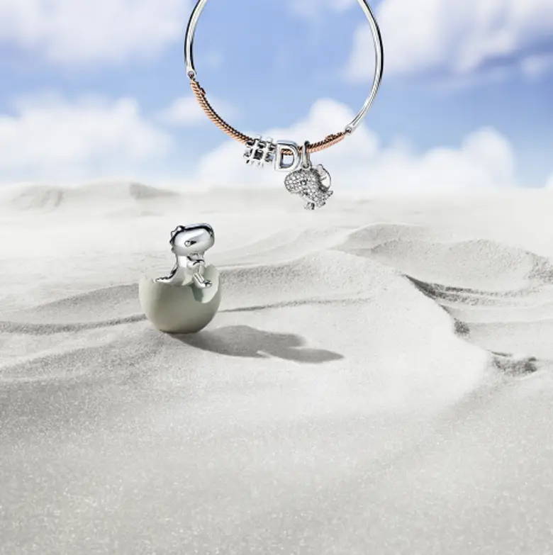 PANDORA (แพนดอร่า) เผยโฉมน้องใหม่ล่าสุด เจ้าชาร์ม “DINO” (น้องไดโน่)