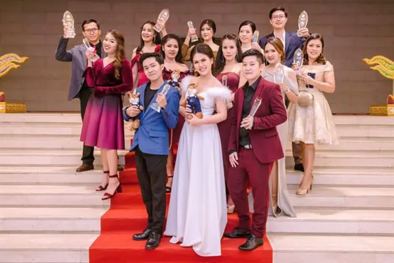 Roojai.com ตอกย้ำสุดยอดผู้นำบริการ คว้ารางวัล “THE BEST CONTACT CENTER OF THE YEAR” 2 สมัยซ้อนจาก TCCTA 2019