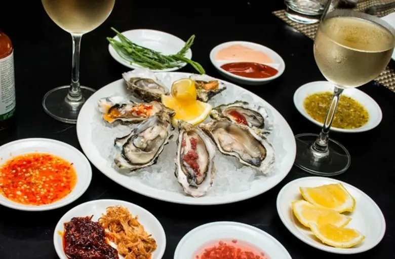 นอกเหนือจากอาหารทะเลที่ดีที่สุด...ร้านอาห...