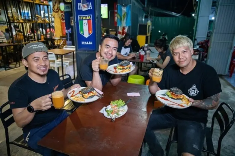 3 หนุ่ม "ลาบานูน" พากลับถิ่นเก่าเล่าศิลปะมลายู ในรา...