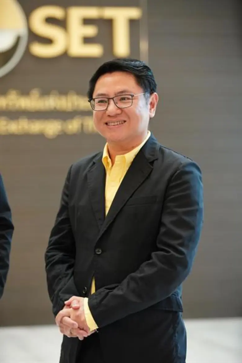 คุณวีรวัฒน์ องค์วาสิฏฐ์ ประธานเจ้าหน้าที่...