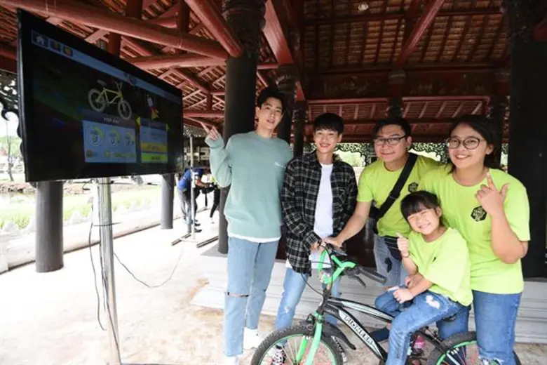 “เอไอเอส” ชวนสองหนุ่ม “ออฟ-กัน” ร่วมกิจกรรม “AIS FAMILY RALLY” ครั้งแรกของแรลลี่จักรยาน ประเภทครอบครัว