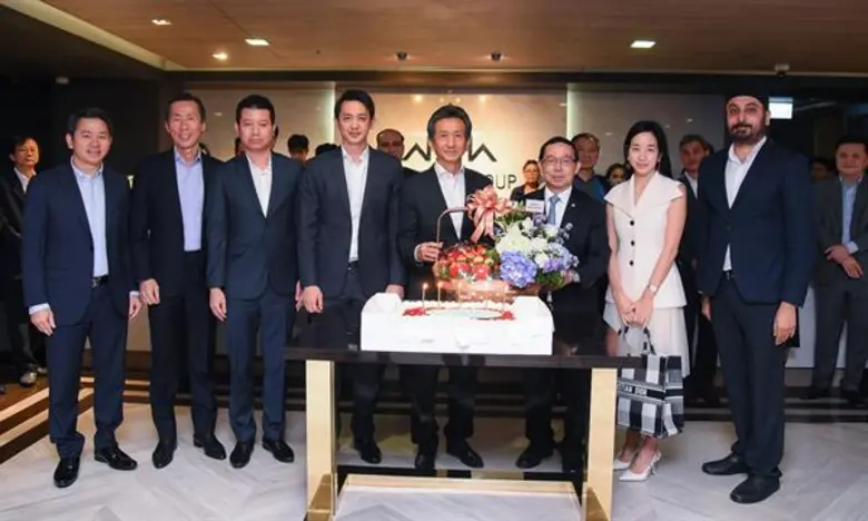 คณะผู้บริหาร และพนักงาน กลุ่มบริษัทคันทรี...