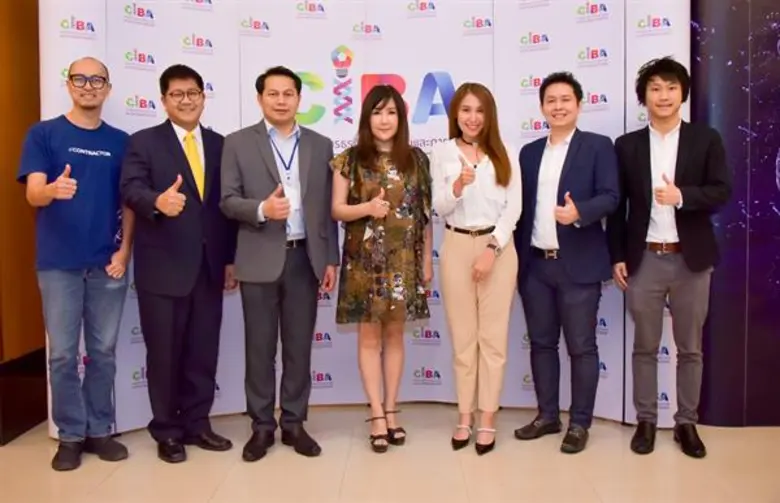 ดร.พัทธนันท์ เพชรเชิดชู รองอธิการบดีสายภา...