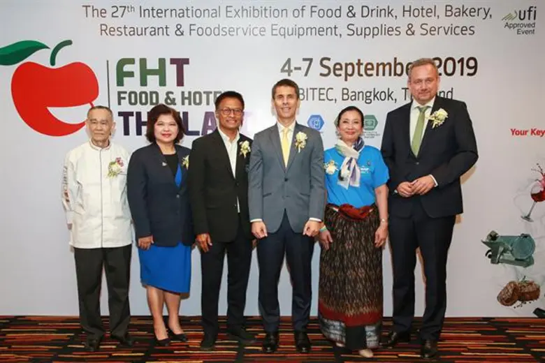 นายกฤษณะ แก้วธำรงค์ ผู้อำนวยการฝ่ายโฆษณาแ...