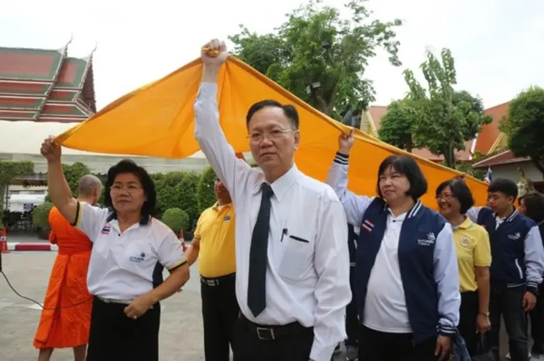 ก.แรงงาน นำเยาวชนทำบุญเสริมสิริมงคล ก่อนสู้ศึกเวทีระดับโลก