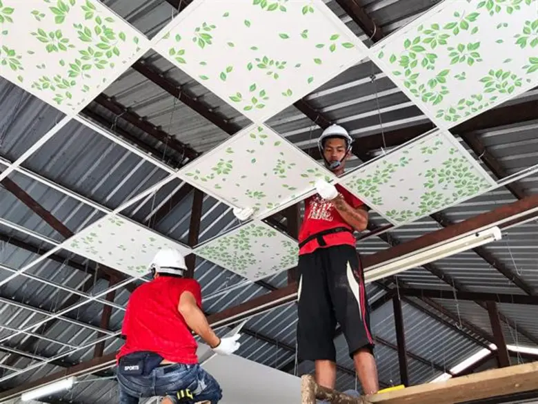 “ยิปซัมตราช้าง” สร้างสรรค์ชุมชนอบรมติดตั้งผนังและฝ้าเพดานยิปซัม ณ อำเภอปากชม จังหวัดเลย