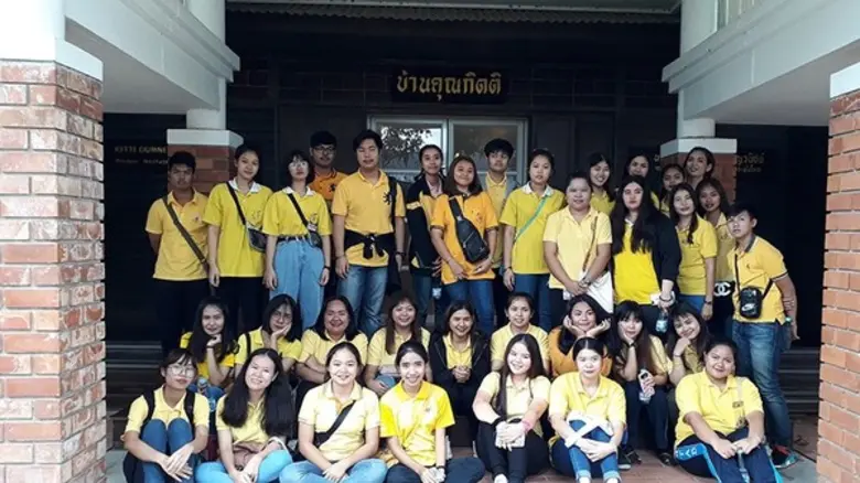 คณะอาจารย์และนักศึกษาจากวิทยาลัยอาชีวศึกษ...