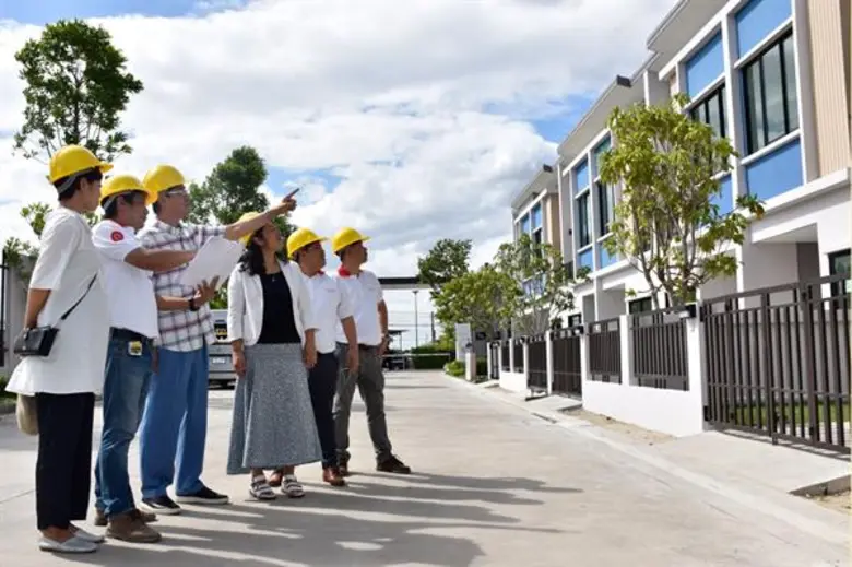 ภาพข่าว: ผู้ถือหุ้นจากญี่ปุ่นเยี่ยมชมความคืบหน้า โครงการเรซิโอ-โฮม (วงแหวน-รามอินทรา)