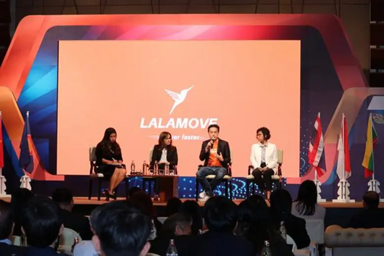 ในงานสัมมนา CLMVT Cross Border Digital Tr...