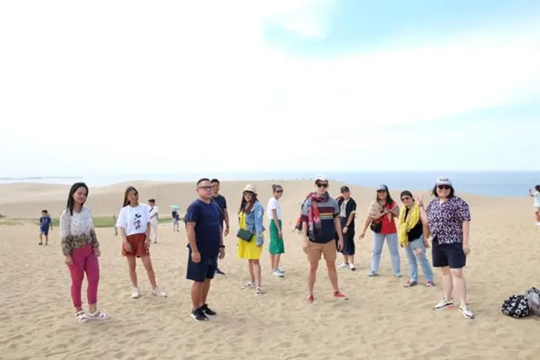 ฟินหนักมาก ดีเจเฟี้ยตสวมบทโคนันนักสืบจิ๋วในดวงใจ แฮปปี้ได้ตะลุยขี่อูฐลุยทะเลทรายทตโตริ