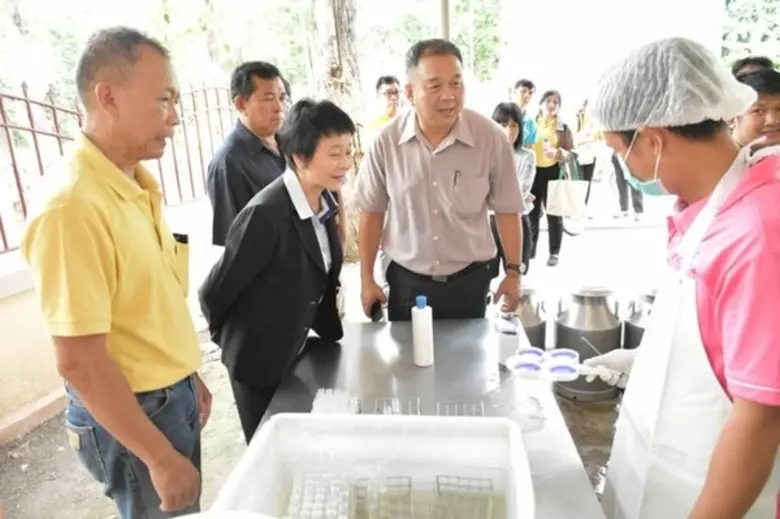 มกอช. ชูสหกรณ์โคนมแม่ออน จำกัด ต้นแบบผู้ผลิตสินค้าเกษตรที่ได้รับเครื่องหมายรับรองมาตรฐานบังคับ