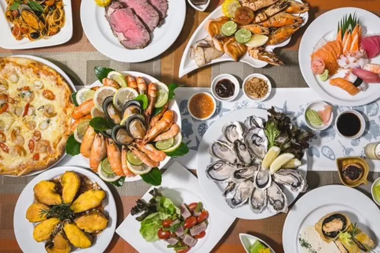 กลับมาอีกครั้งตามคำเรียกร้อง โรงแรมรอยัล ...