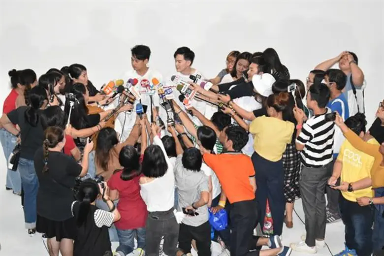 เรียกน้ำย่อยเอาใจแฟนคลับกันไปเป็นที่เรียบ...